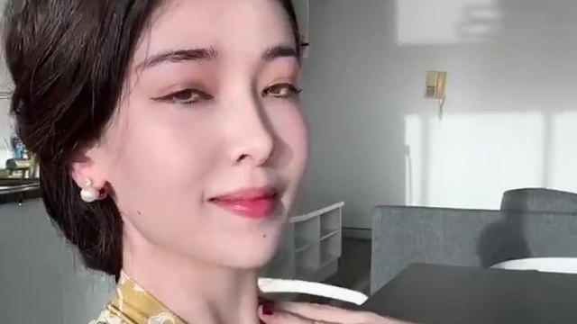 人妻